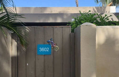 Frydendal Apartment | Your tropical studio steps from the beach.