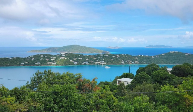 2BR Ocean View Retreat - Peaceful, Private & Minutes to Beaches and Shopping. in St Thomas