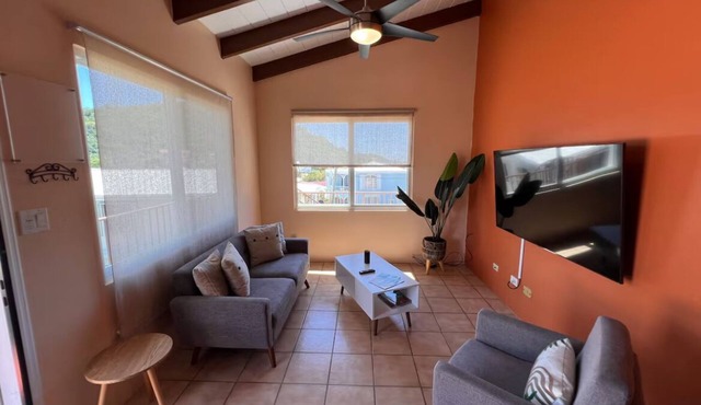 Charming Frenchtown Stay + Parking in Charlotte Amalie
