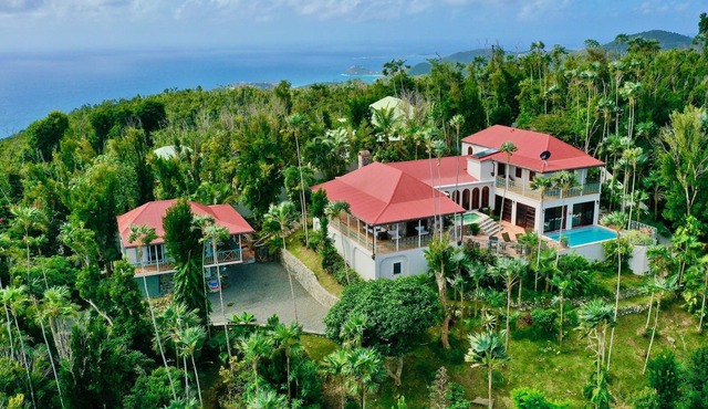 EMINENCE ! Captivates The Senses Transcends The Soul Flexible Bedroom Options in St John