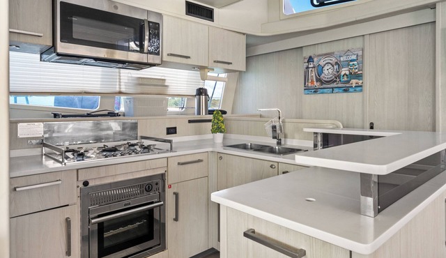 Huge 80% discounts for last minute deals in April in St. Thomas