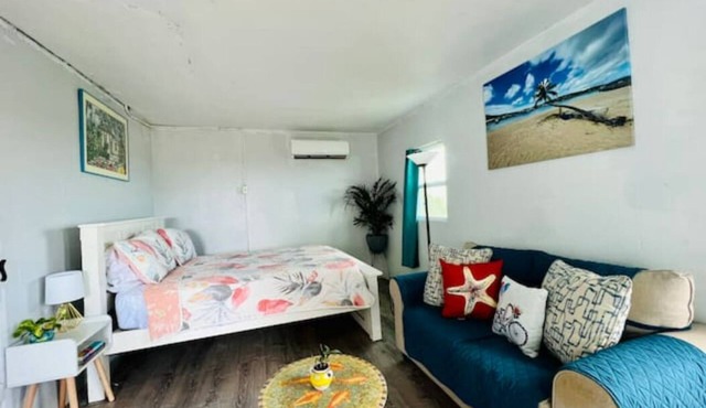 Island Apartment, AC, Ocean Views