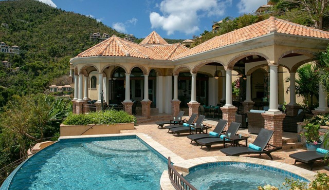 La Vita Peter Bay- Dreamy Villa in the USVI PRIVATE BEACH BACKUP GENERATOR in St John