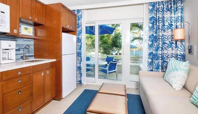 Limetree Resort Studio w/POOL & HOT TUB in St. Thomas