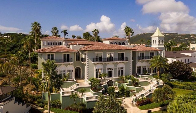 Luxurious Two Bedroom Oceanfront Club Suite!