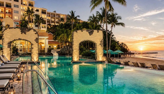 Marriott's Beachfront Frenchman's Cove Resort + Resort Amenities Included in Charlotte Amalie
