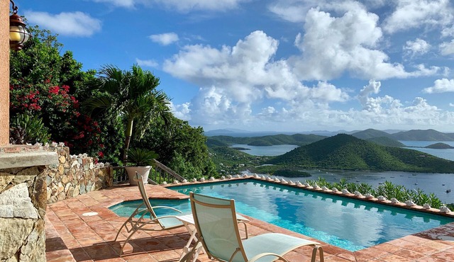 Memory Daze ~ Backup Power, Pool + Coral Bay Views! in Coral Bay