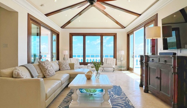 Oceanfront + POOL | STJ Ferry + Dining | Red Hook in St. Thomas