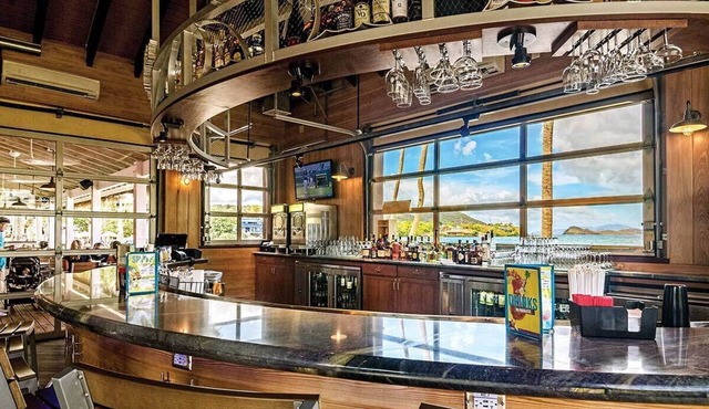 Paradise Beachfront Resort with Studio in St. Thomas