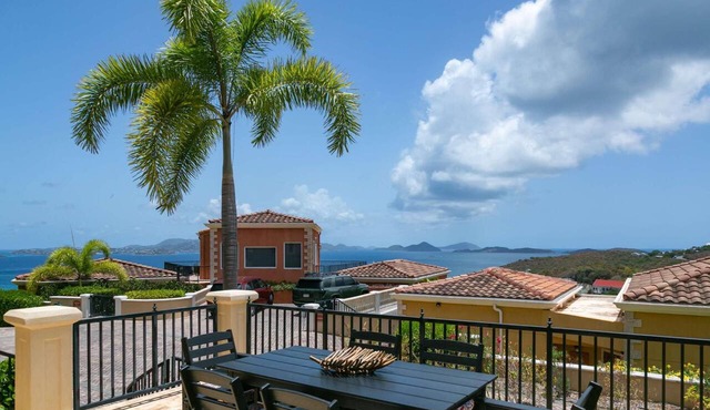 Pineapple Villa, Newly Refurbished with Backup Power & Private Dipping Pool in St. John