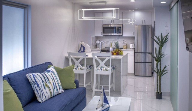 Raintree Suites - Steps to the Beach in Cruz Bay