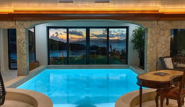 Royal villa at ocean level with incredible views in Cruz Bay