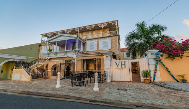Ruff Resort at Victoria House