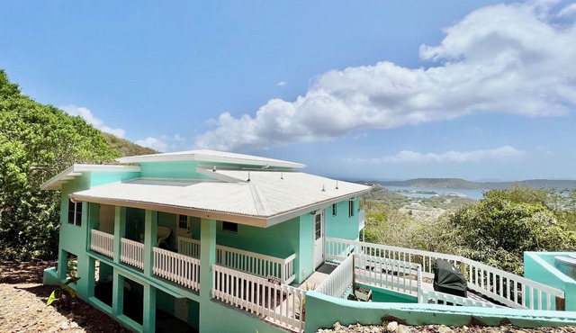 Secluded- Renovated Duplex Overlooking Pillsbury Sound- 5 min drive to Red Hook!