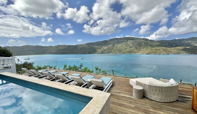 Villa Pallina | Magens Bay Views + Backup Power