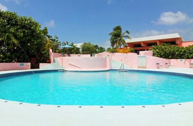 Renovated Studio Ocean View Overlooking Bolongo Bay