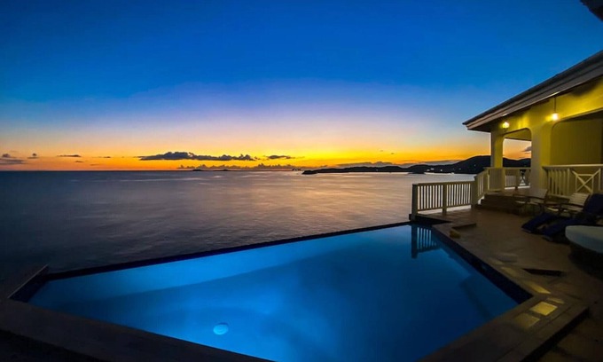 Nazareth Villa | 6br Oceanfront! AMAZING views, 5 beaches wi/in a mile!