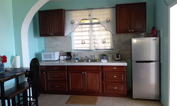 Estate Crown and Hawk Apartment | Beautiful Apartment w- gorgeous expansive views, beautiful fruit trees & gardens