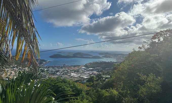 Rosendal Apartment | Blue Sky 1-bedroom apartment with AC & Wi-Fi on Skyline Drive in St. Thomas.