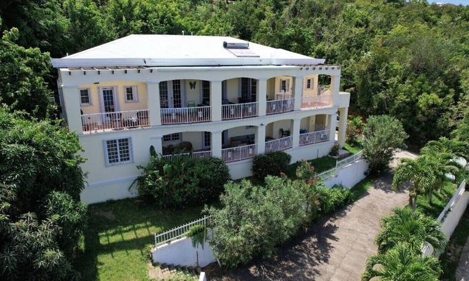 Rosendal Villa | CasaBlanca: Northside Villa w/Maid