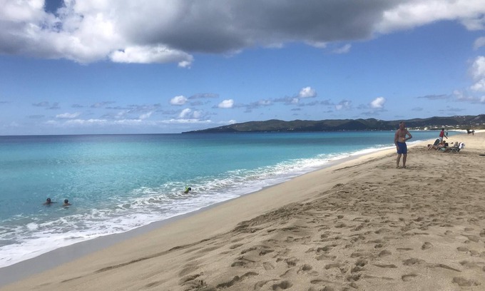 Estate Two Brothers Condo | Come and enjoy 5 miles of beach for your tropical vacation! π΄
