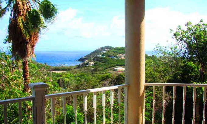 Estate Chocolate Hole and Great Cruz Bay Condo | Couples Retreat, King Bed, Wi-Fi, Cable TV, A/C, Close to Cruz Bay