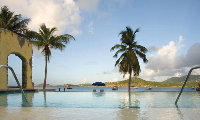 Estate Bakkero Resort | Frenchman's Cove, Great Pool, Beachfront, Fast-Wifi