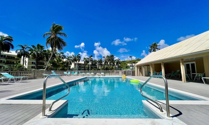 Nazareth Condo | Gorgeous 2BR condo on the beach! Gym and Tennis too!