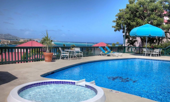 Estate Altona Condo | Gorgeous Condo With Heavenly Harbor And Ocean Views, And Close To Everything!