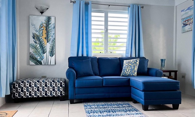 Estate Clifton Hill House | Just 7 minutes to airport. Wi-Fi and A/C. Capture Holiday Memories here!