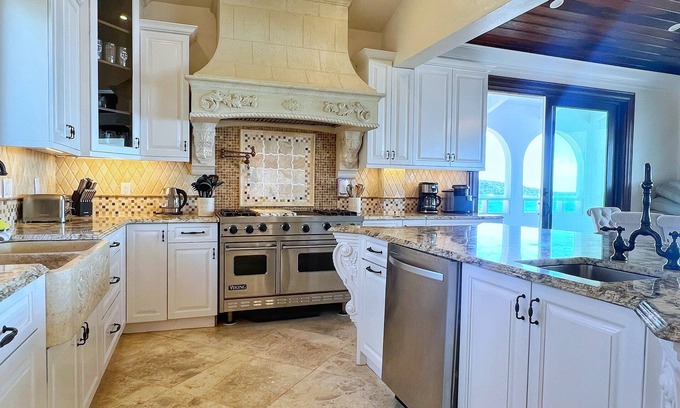 Bolongo Bay Villa | Oceanfront views! POOL - 7mins to STJ Ferry