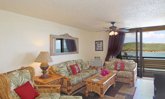 Bolongo Bay Apartment | Remodeled Oceanfront 2BR/BA Condo at Bolongo Bay