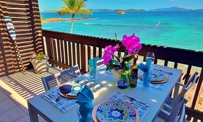 Red Hook Condo | π΄ Sapphire Beachfront New Renovated Villa Perfect for Family WiFi β