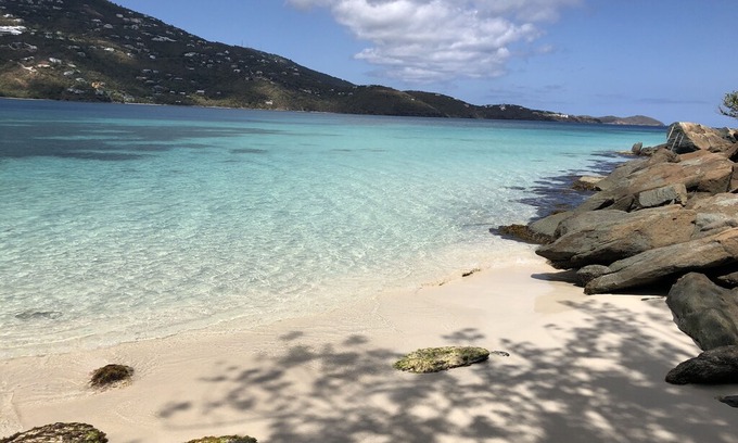 Estate Peterborg Villa | Villa Eau Claire - Magens Bay Affordable Beachfront Villa
