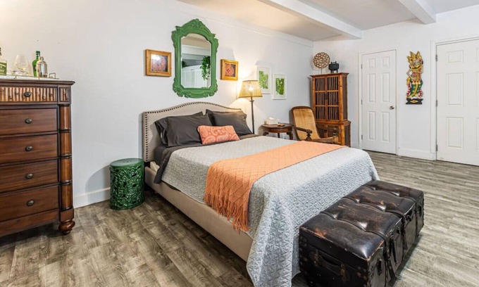 Estate East Street Apartment | Zen Treasure - A Matey's Retreat
