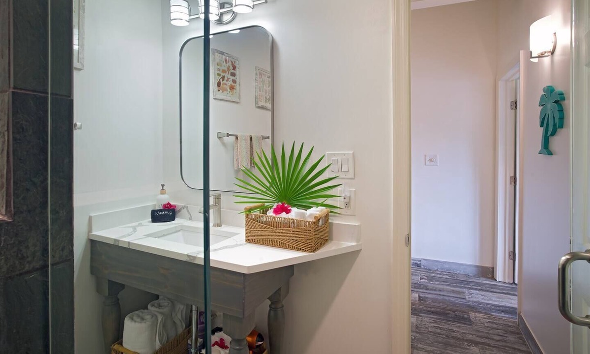 Red Hook Condo | Marina view, walk to beach & pool, Sapphire Beach