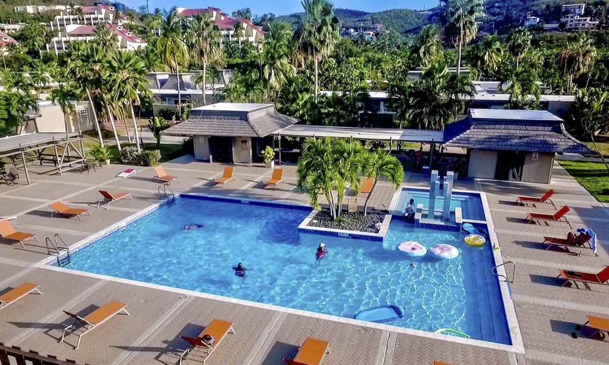 Frydendal Condo | WOW! Gorgeous & well-appointed 4BR- Walk to the beach & to Coral World!