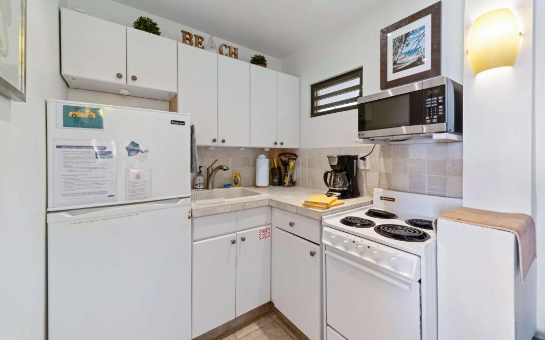 Red Hook Apartment | Sapphire Beach Escape - Walk to Beach - HGTV