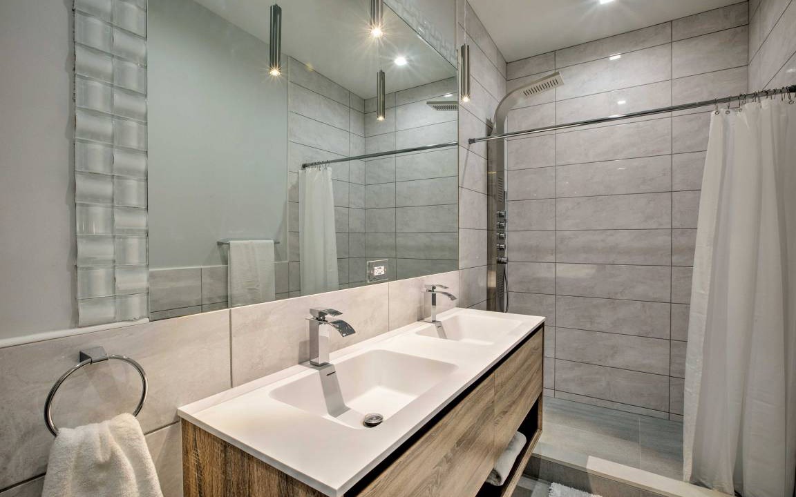 Photo of Bathroom in Slob
