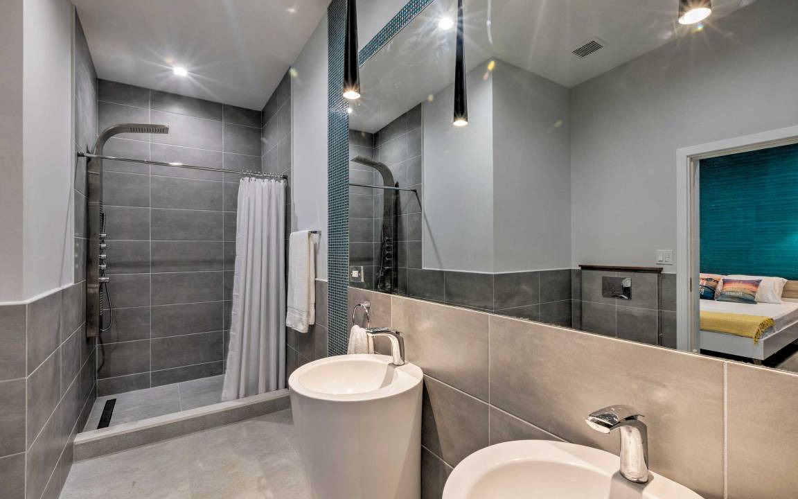 Photo of Bathroom in Slob