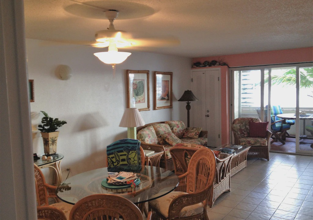 Photo of Livingroom in Estate Golden Rock