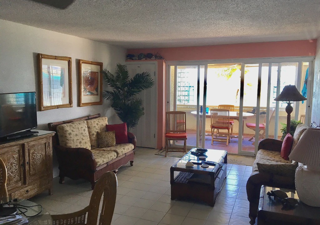 Photo of Livingroom in Estate Golden Rock