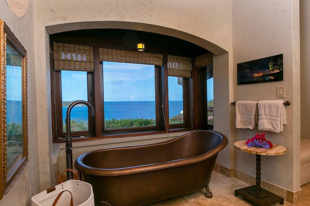 Photo of Bathroom in Hart Bay