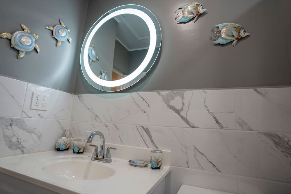 Photo of Bathroom in Frederiksted Southeast