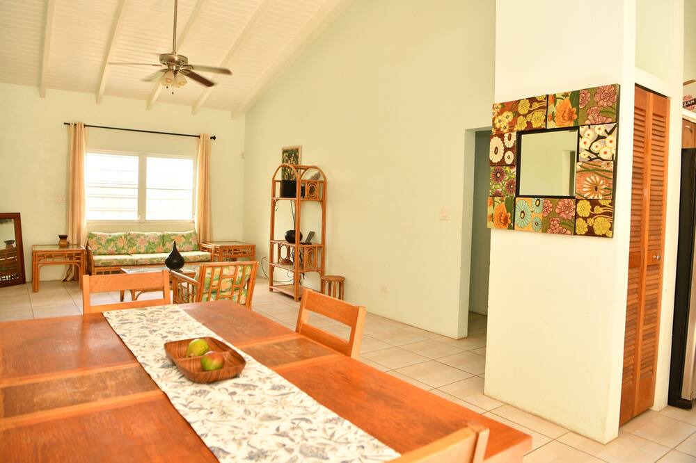 Photo of Livingroom in Sion Farm