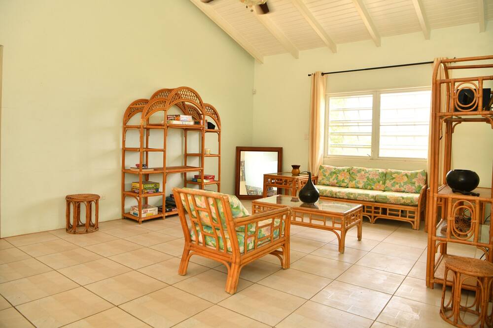 Photo of Livingroom in Sion Farm
