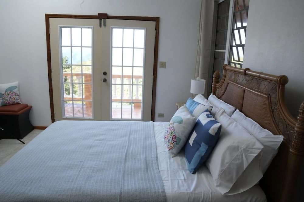 Photo of Bedroom in Estate Bordeaux