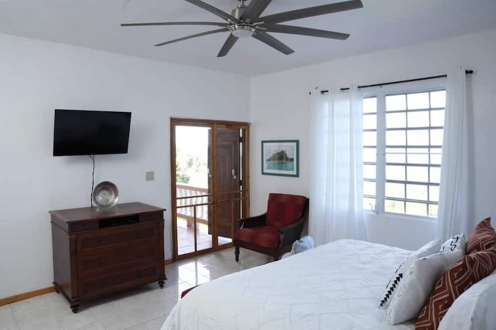 Photo of Bedroom in Estate Bordeaux