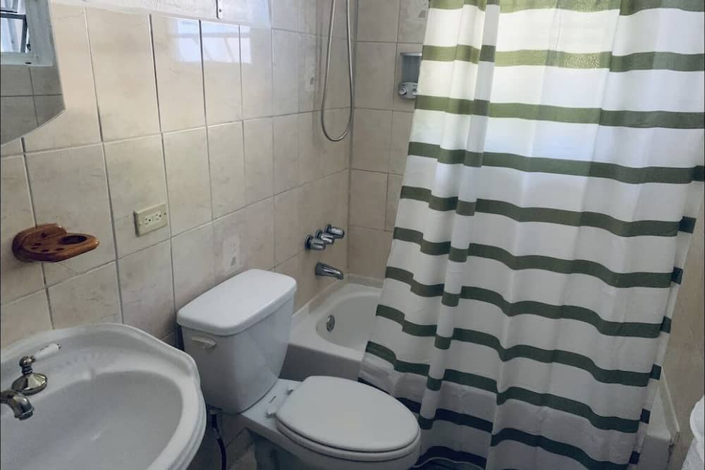 Photo of Bathroom in Estate Bordeaux