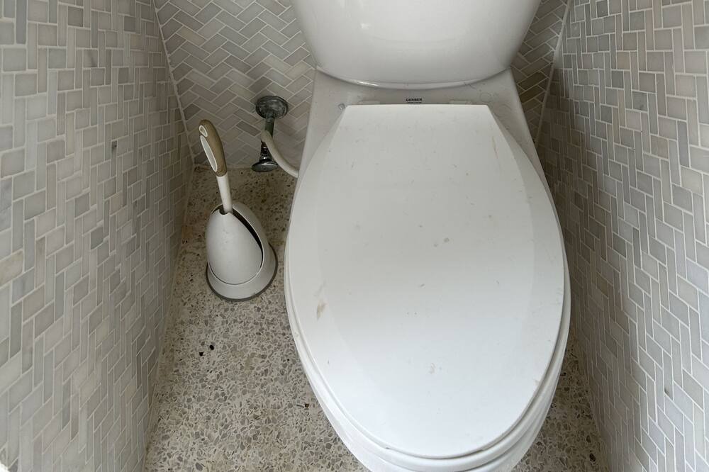 Photo of Bathroom in Slob